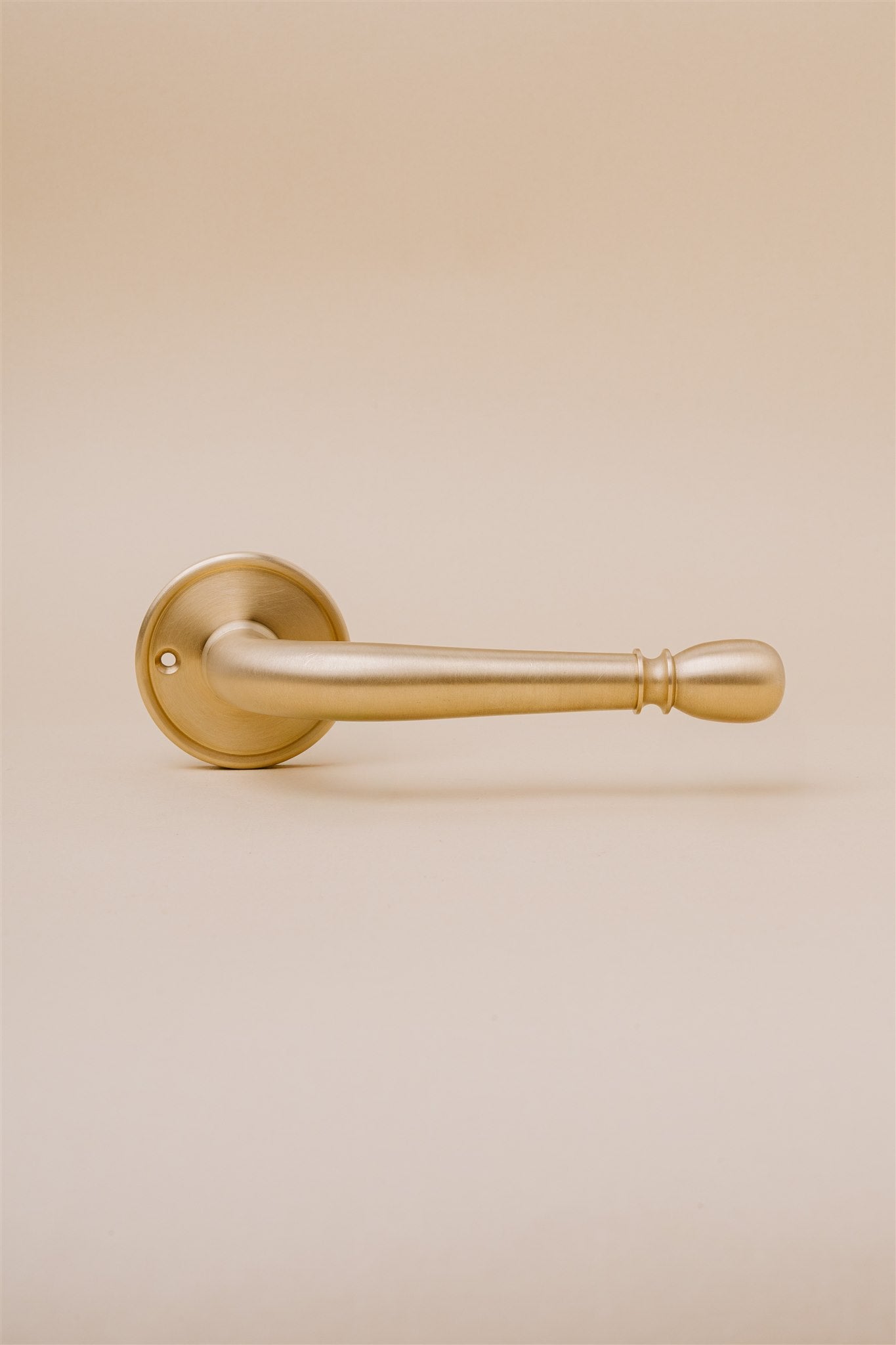 Lun brushed brass door handle set
