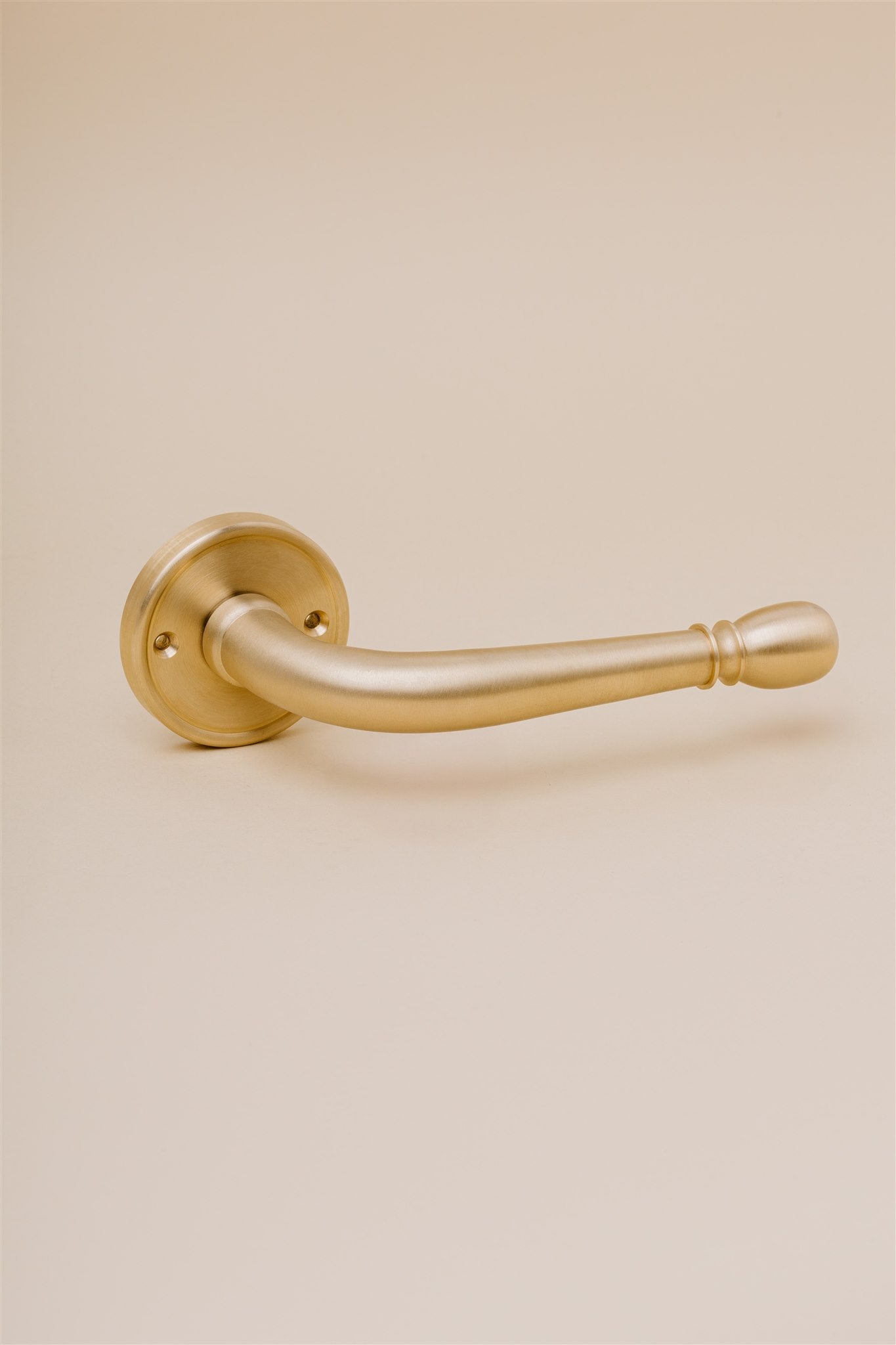Lun brushed brass door handle set
